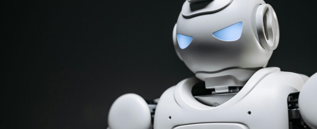 La importancia de aprender a usar la Inteligencia Artificial para generar ingresos y facilitar procesos