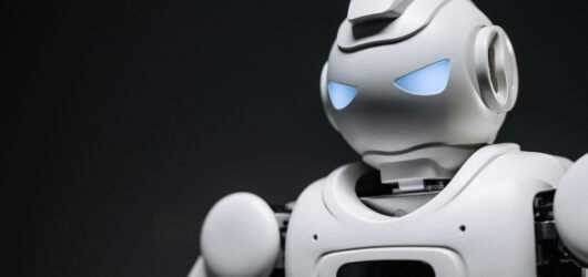La importancia de aprender a usar la Inteligencia Artificial para generar ingresos y facilitar procesos